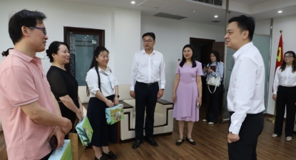 荆门市领导走访慰问市科技工作者代表